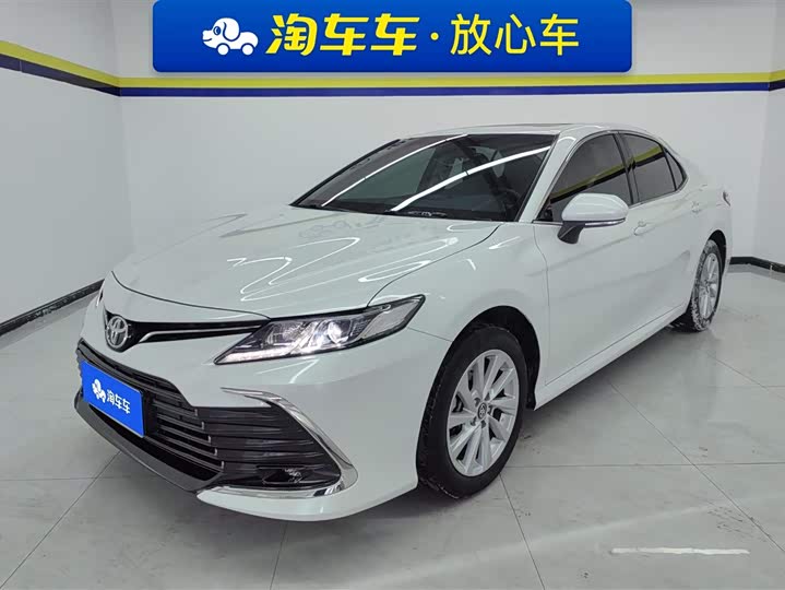 Фото 1 - Toyota Camry