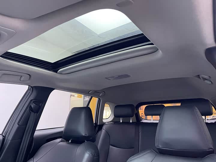 Фото 12 - Toyota Corolla Cross