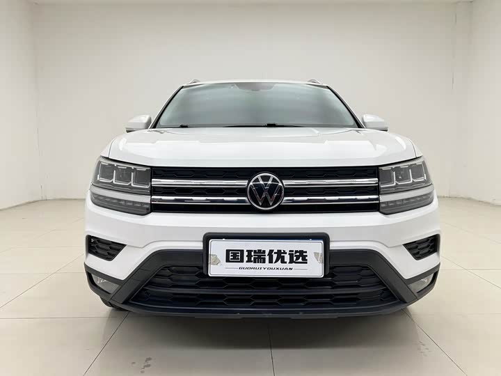 Фото 2 - Volkswagen Tharu