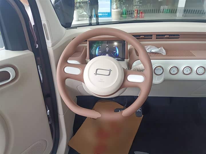 Фото 11 - Bestune Pony