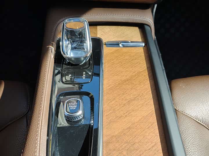 Фото 10 - Volvo XC90