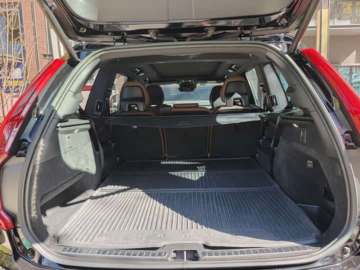 Фото 12 - Volvo XC90