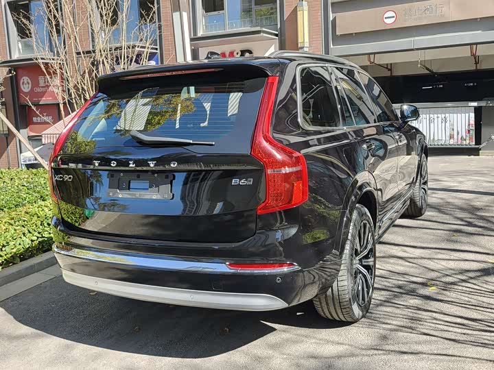 Фото 4 - Volvo XC90