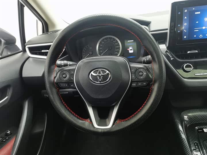 Фото 11 - Toyota Corolla