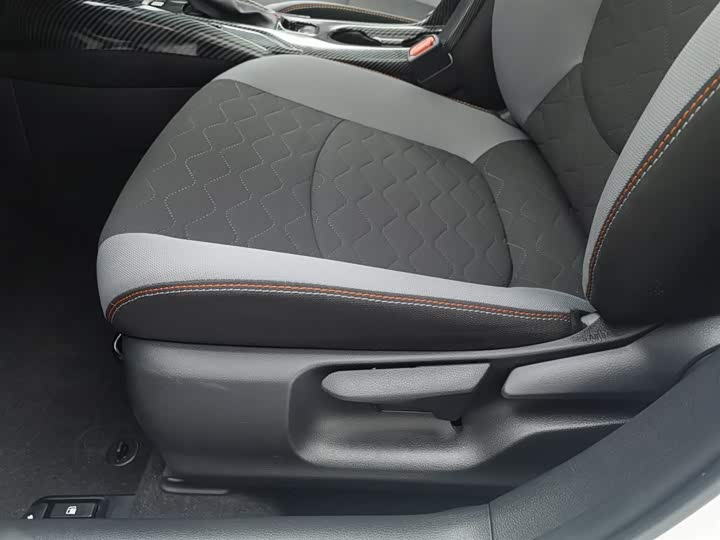 Фото 20 - Toyota Corolla