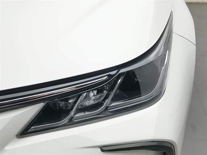 Фото 7 - Toyota Corolla