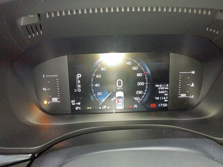 Фото 11 - Volvo XC60