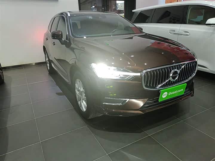 Фото 4 - Volvo XC60