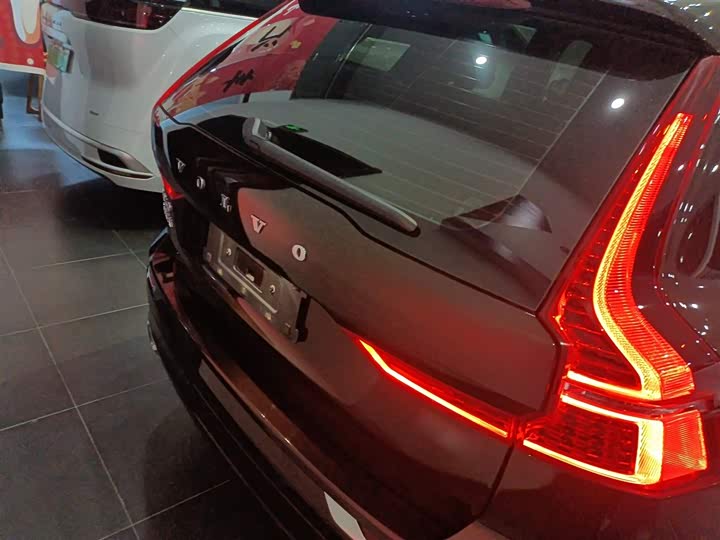 Фото 6 - Volvo XC60