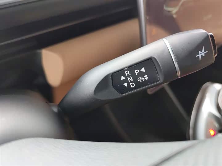 Фото 14 - BAIC Arcfox Alpha T5