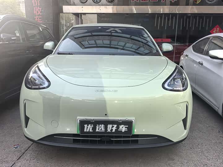 Фото 2 - Geely Galaxy Geome