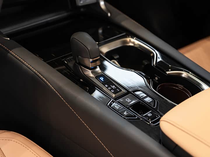 Фото 15 - Lexus RX Hybrid