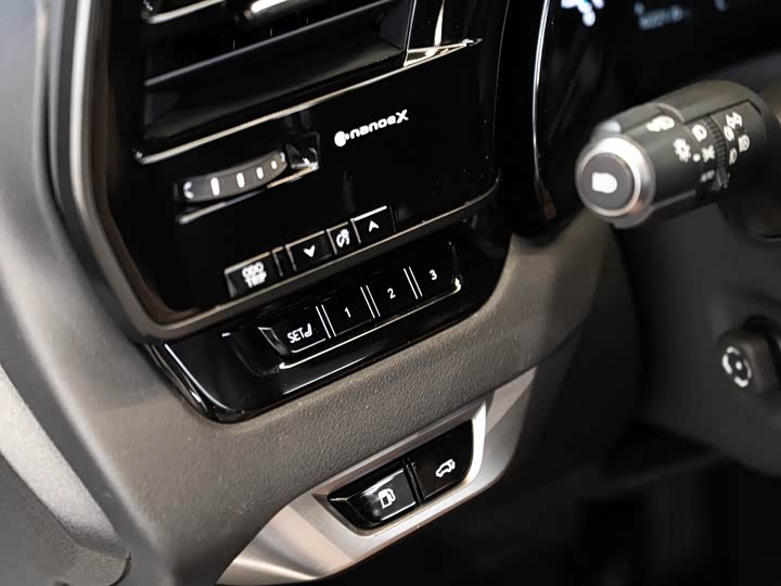 Фото 20 - Lexus RX Hybrid