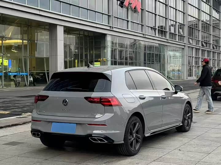 Фото 4 - Volkswagen Golf