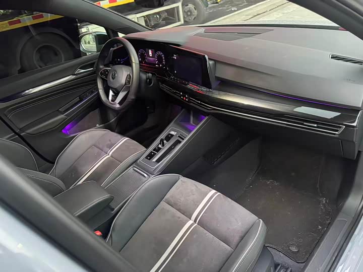 Фото 7 - Volkswagen Golf