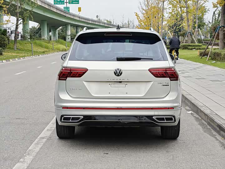 Фото 4 - Volkswagen Tiguan L Pro