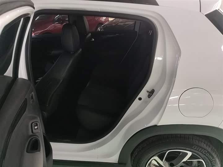 Фото 14 - Citroen C3-XR