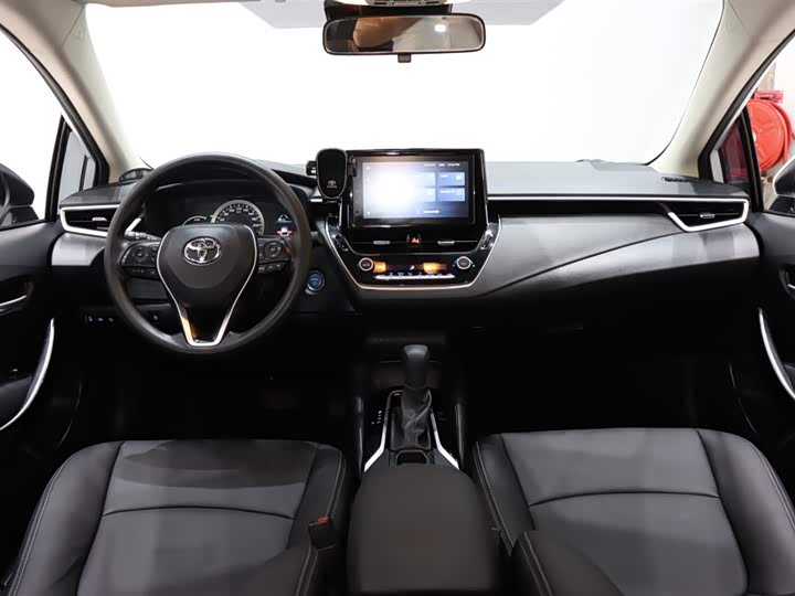 Фото 11 - Toyota Corolla