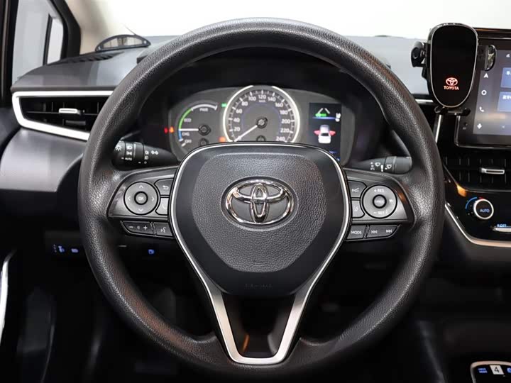 Фото 12 - Toyota Corolla