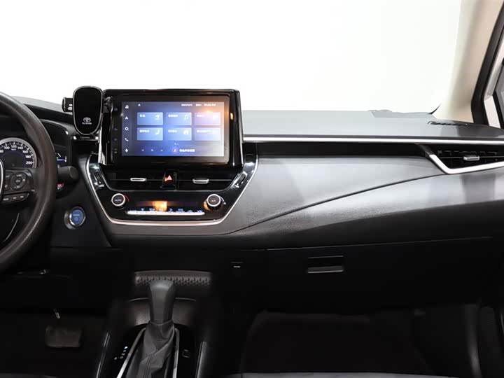 Фото 13 - Toyota Corolla