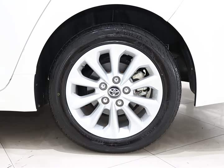 Фото 16 - Toyota Corolla