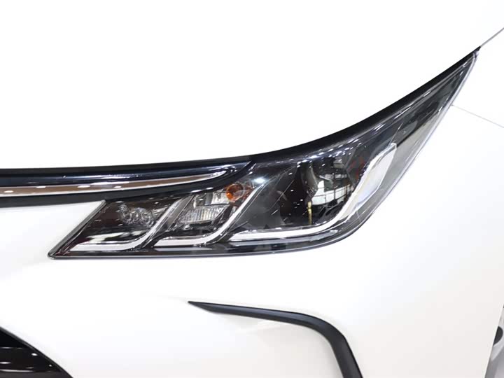 Фото 17 - Toyota Corolla