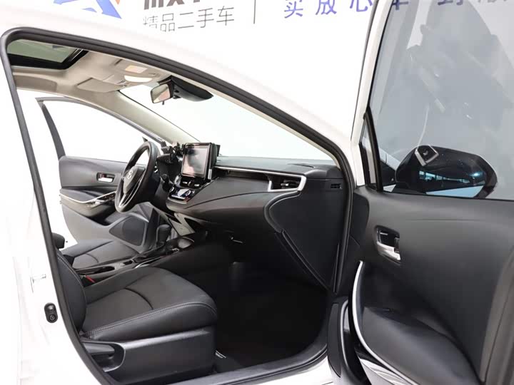 Фото 7 - Toyota Corolla