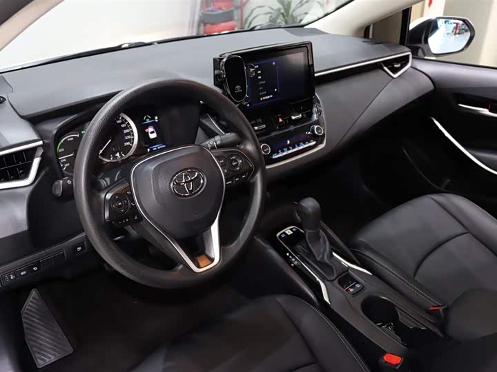 Фото 8 - Toyota Corolla