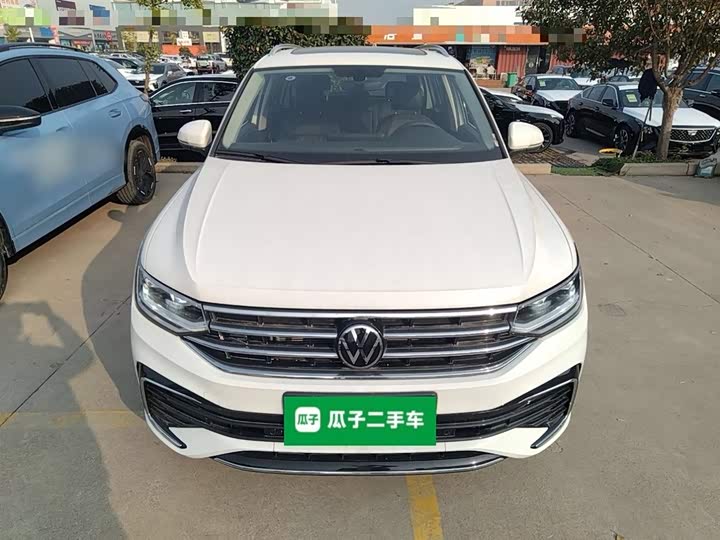 Фото 3 - Volkswagen Tiguan L Pro