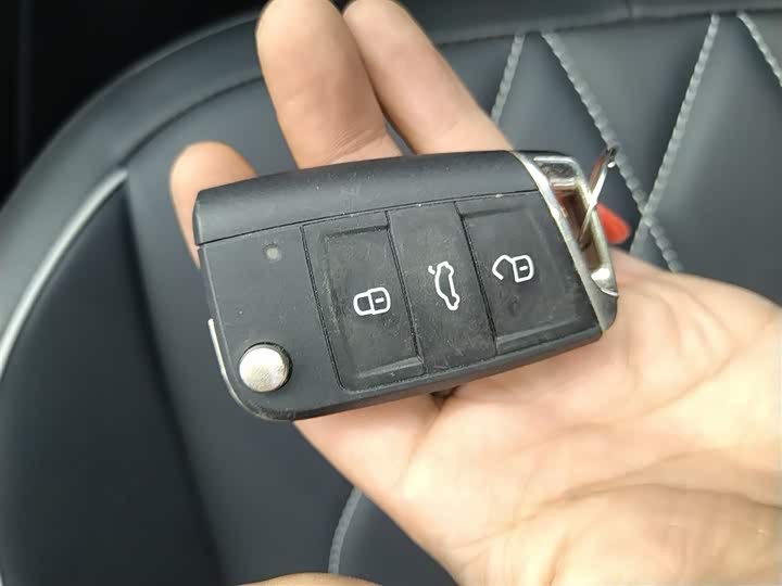 Фото 9 - Volkswagen Tiguan L Pro