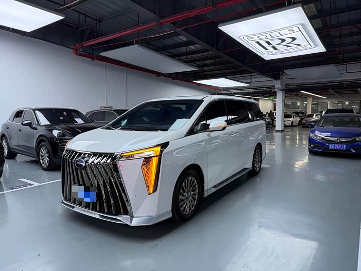 Фото 1 - GAC Trumpchi M8