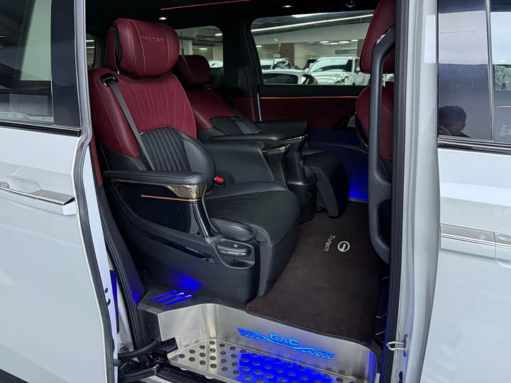 Фото 11 - GAC Trumpchi M8