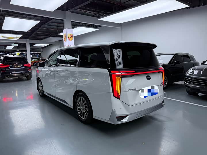 Фото 17 - GAC Trumpchi M8