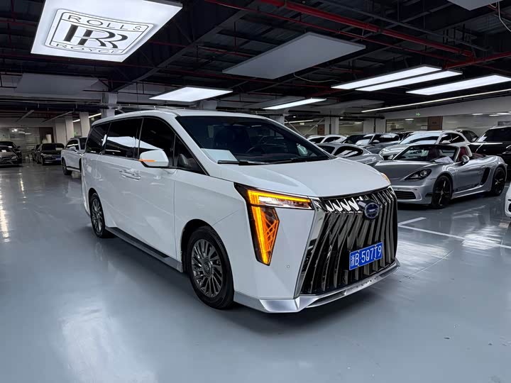 Фото 3 - GAC Trumpchi M8