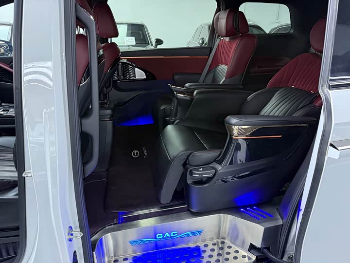 Фото 7 - GAC Trumpchi M8