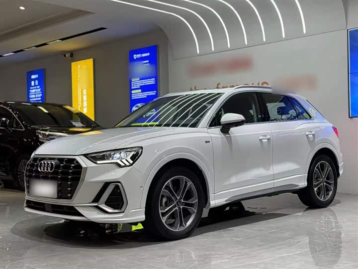 Фото 1 - Audi Q3