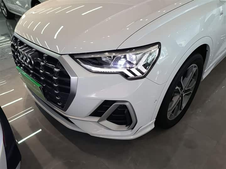 Фото 3 - Audi Q3