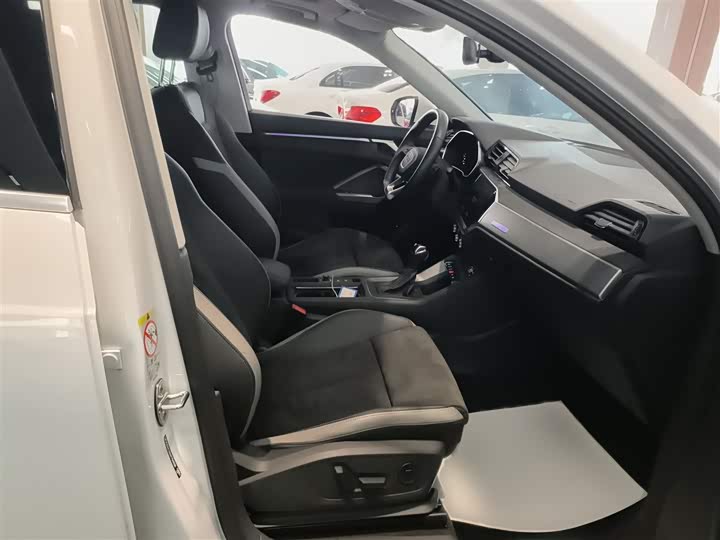 Фото 4 - Audi Q3