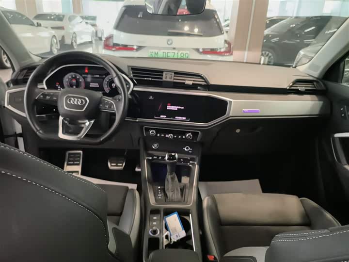 Фото 9 - Audi Q3