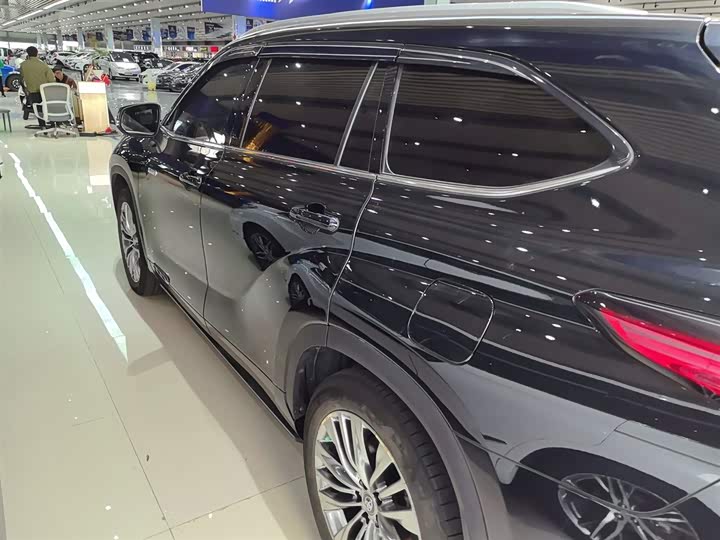 Фото 5 - Toyota Highlander