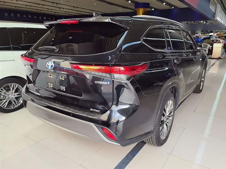 Фото 7 - Toyota Highlander