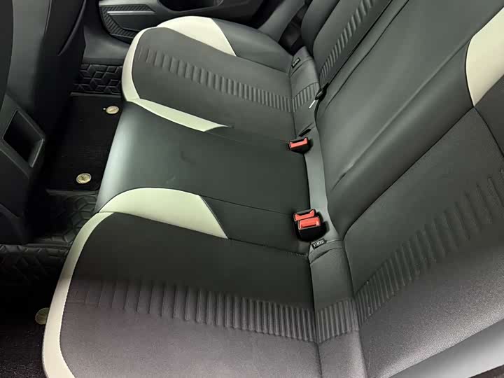 Фото 10 - Volkswagen Polo