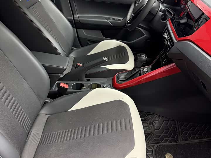 Фото 9 - Volkswagen Polo