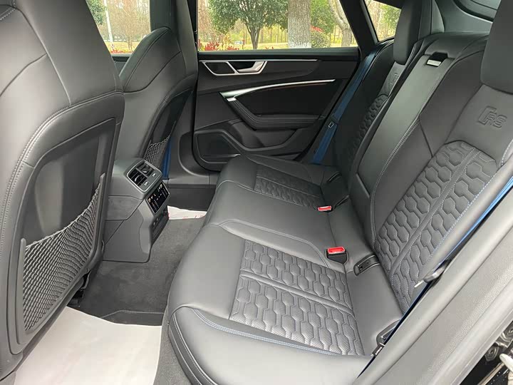 Фото 9 - Audi RS 7