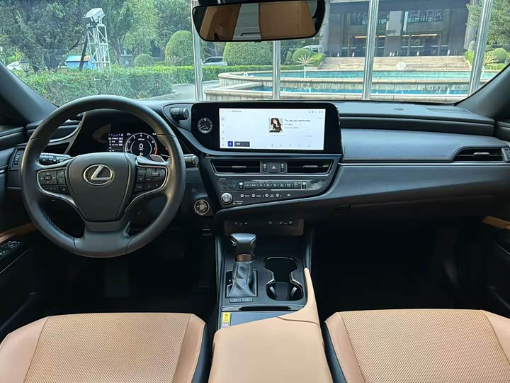 Фото 6 - Lexus ES