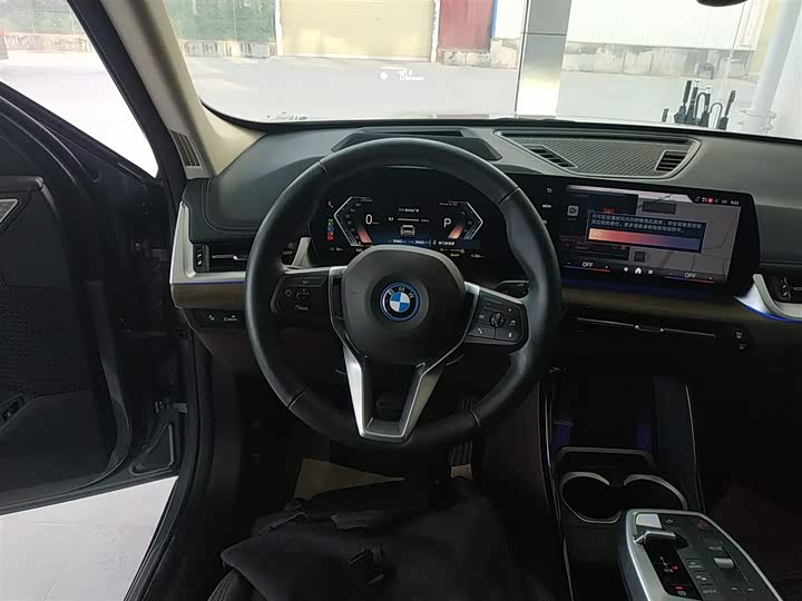 Фото 11 - BMW iX1