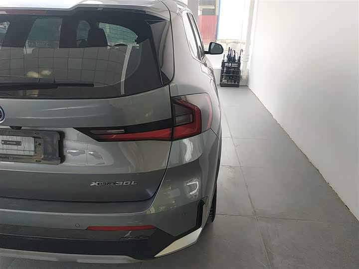 Фото 8 - BMW iX1