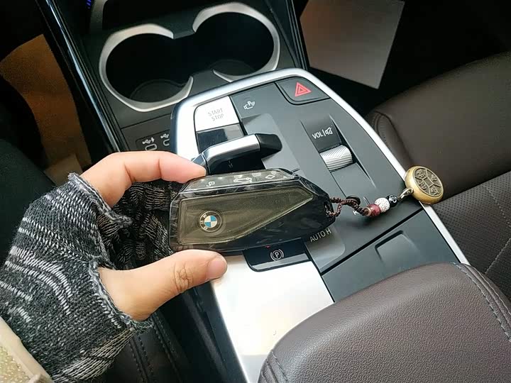 Фото 9 - BMW iX1