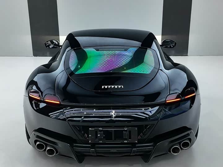 Фото 6 - Ferrari Roma