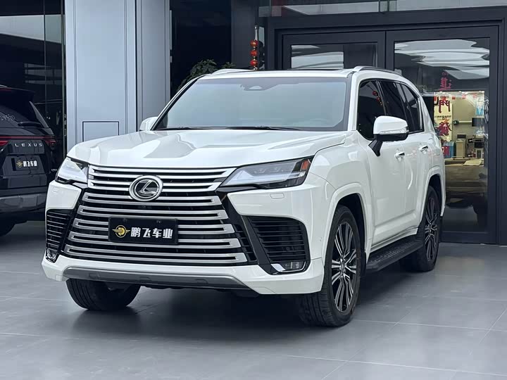 Фото 1 - Lexus LX